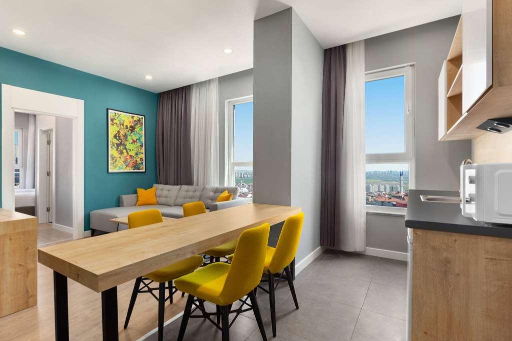 Days Inn & Suites By Wyndham Esenyurt Istambul Quarto foto