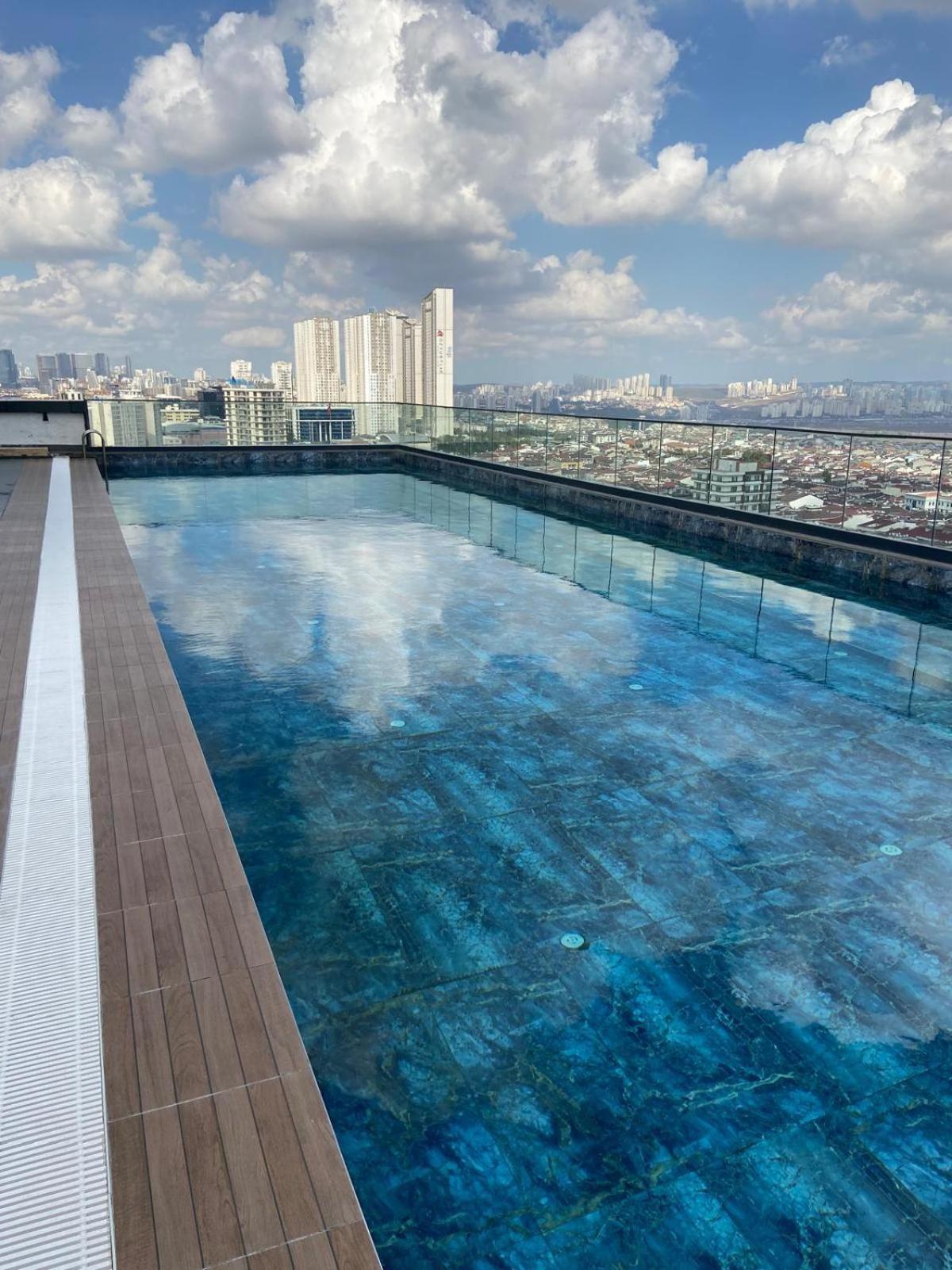 Days Inn & Suites By Wyndham Esenyurt Istambul Exterior foto